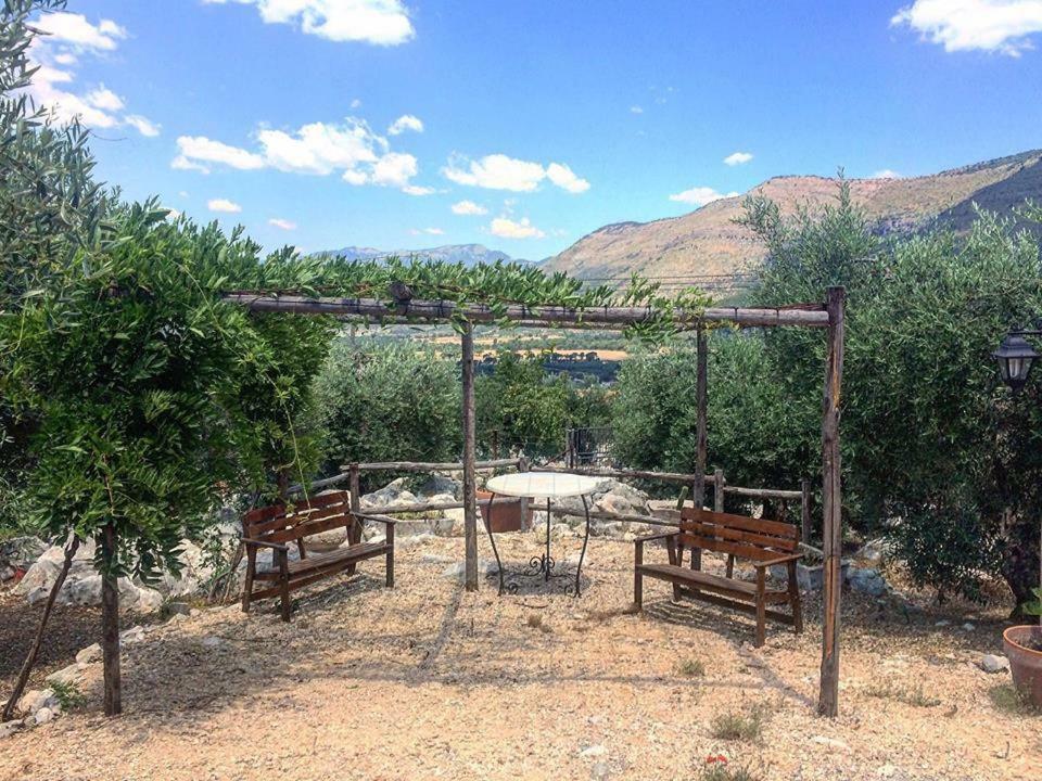 Le Capanne Di Villa Margherita Sonnino Exterior foto